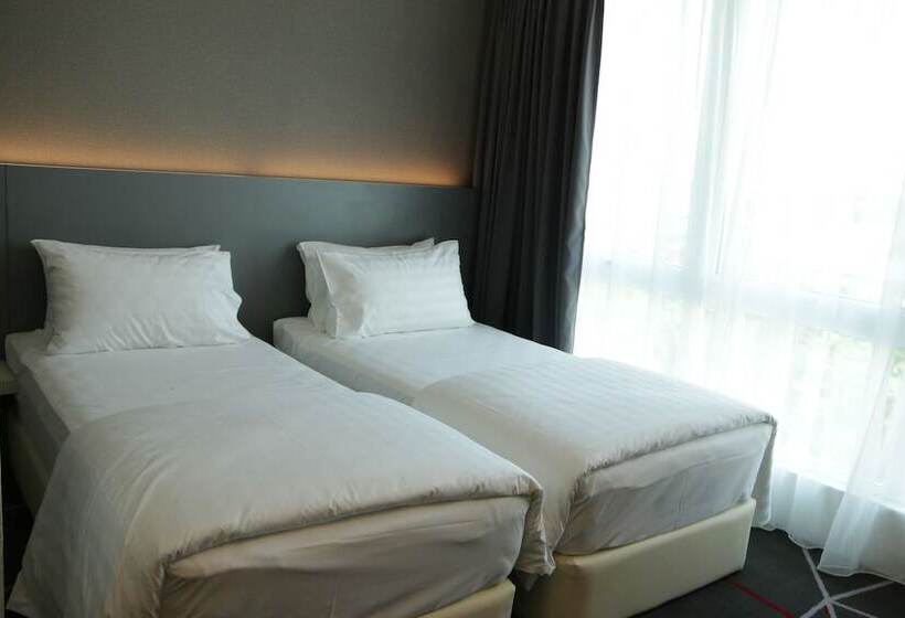 Номер Deluxe, Amerin Hotel Johor Bahru