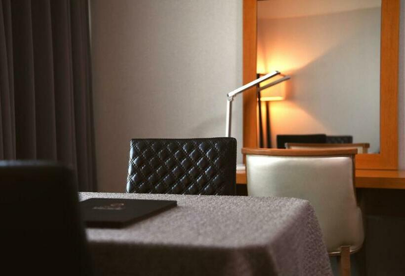 غرفة قياسية, Laonzena