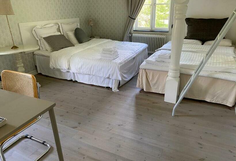 Семейный Номер, Café Mandeltårtan B&b Villafloraviola