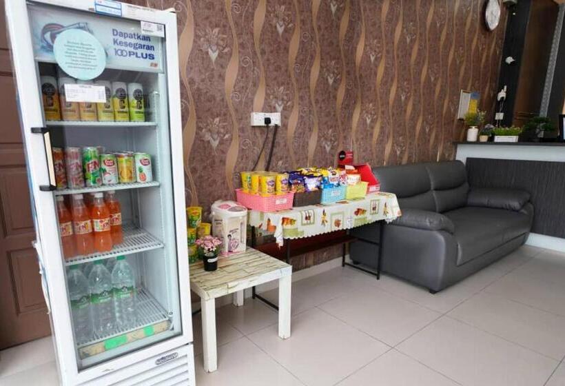 חדר דלוקס לשלושה, CK Hotel