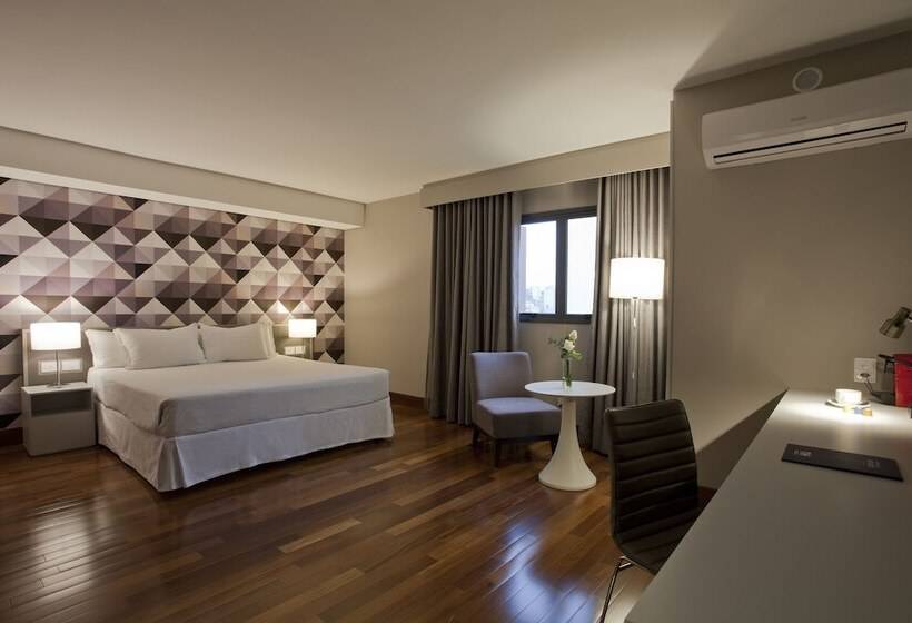 غرفة عائلية, NH Curitiba The Five