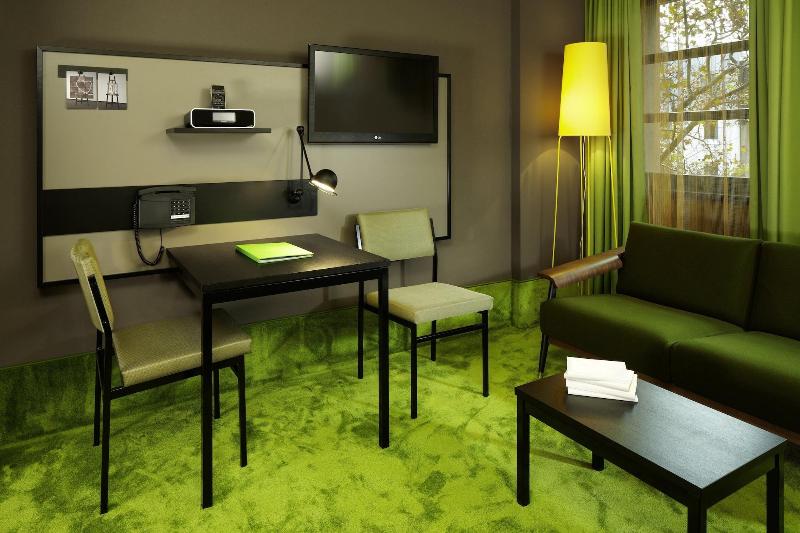 غرفة عائلية, NH Curitiba The Five