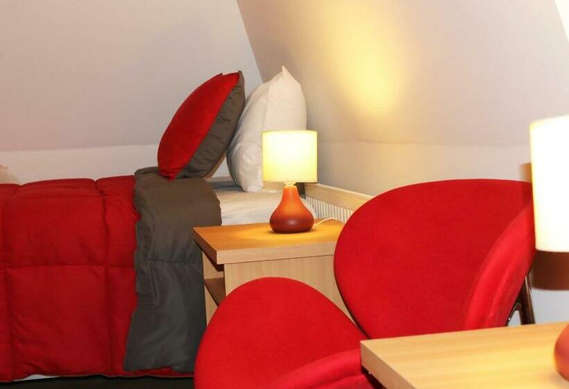 Quarto Triplo Standart, Romano