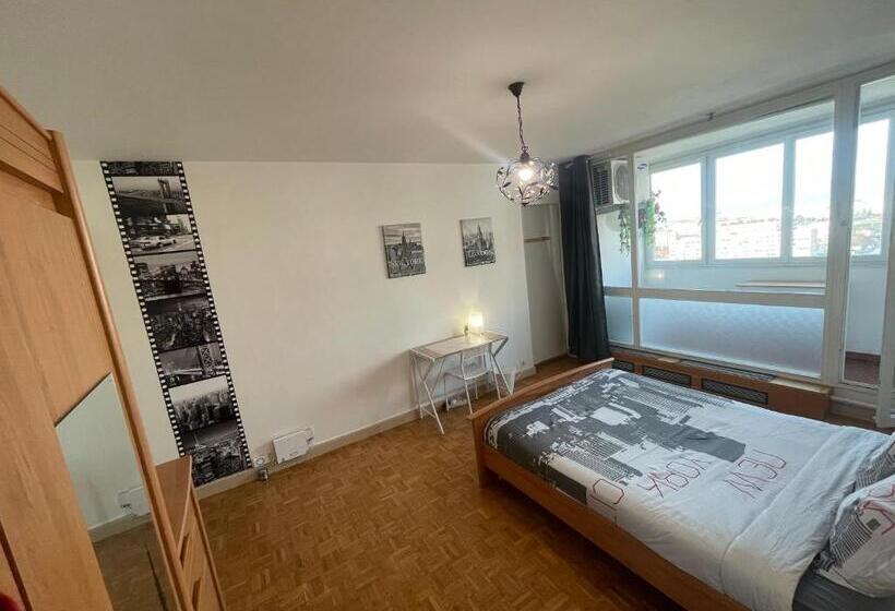 חדר דלוקס עם מרפסת, Chambre Privée En Colocation Villeurbanne Métro Bonnevay