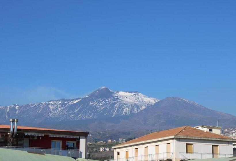 Номер Стандарт Трехместный, Casa Vacanze Etna Sunset