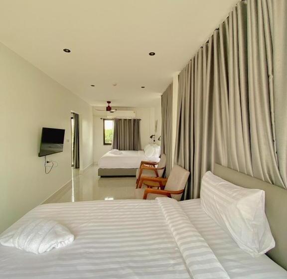 Трехместный Номер Deluxe, Calamint Residence