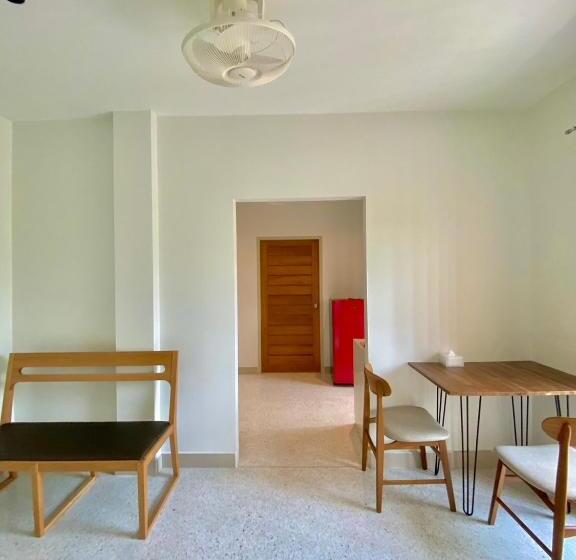 Семейный Номер, Calamint Residence