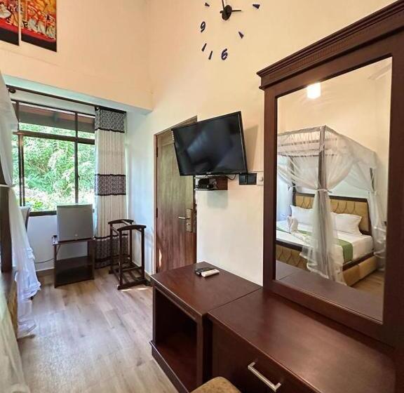 Номер Стандарт Трехместный, Tharumini Villa