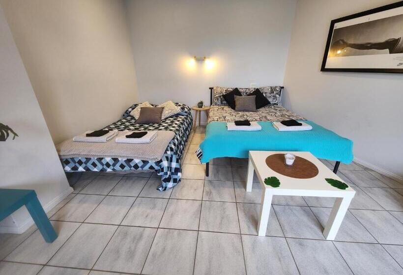 패밀리 스위트, Self Contained Guesthouse For 7ppl, W Pool