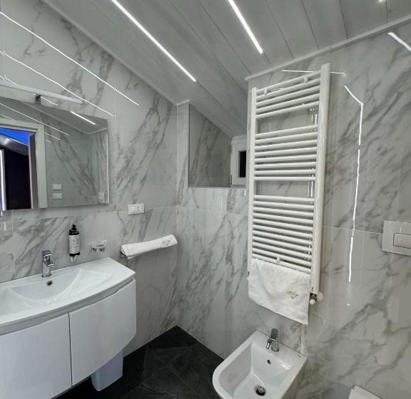 اتاق لوکس, Le Suite Piazza Nuova