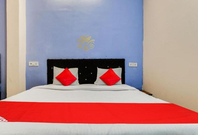 3 Bett Klassisches Zimmer, Oyo Hotel Airport View