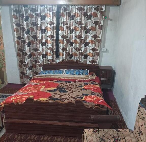 اتاق استاندارد با چشم‌انداز دریاچه, New Shalimar Dal Lake