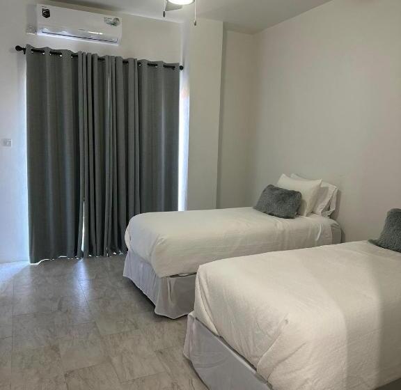 اتاق لوکس با چشم‌انداز دریا, Belle La Maye Bed And Breakfast Villa