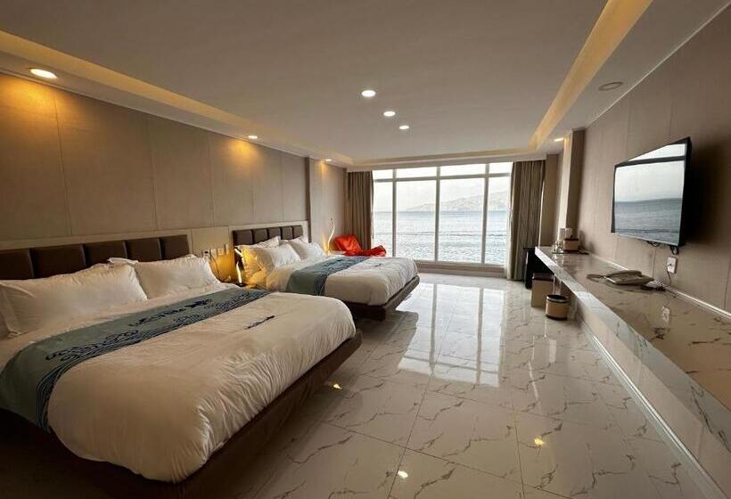 Номер Superior Вид на Море, Luckytito Anilao Resort