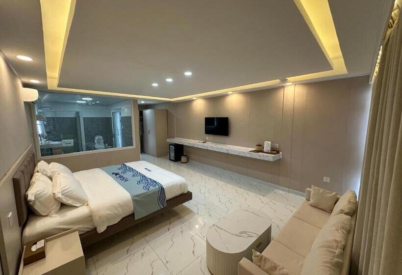 Номер Deluxe, Luckytito Anilao Resort