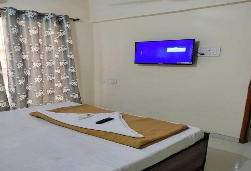 Трехместный Номер Классика, Oyo Shree Balaji Guest House