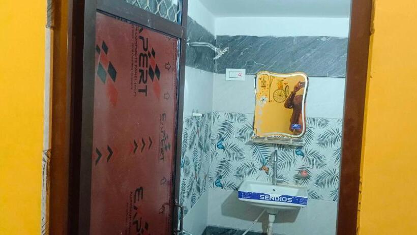 اتاق کلاسیک سه تخته, Spot On Hotel Bairi Love