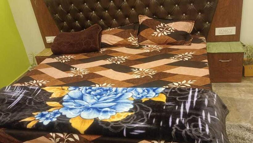 اتاق کلاسیک سه تخته, Spot On Hotel Bairi Love