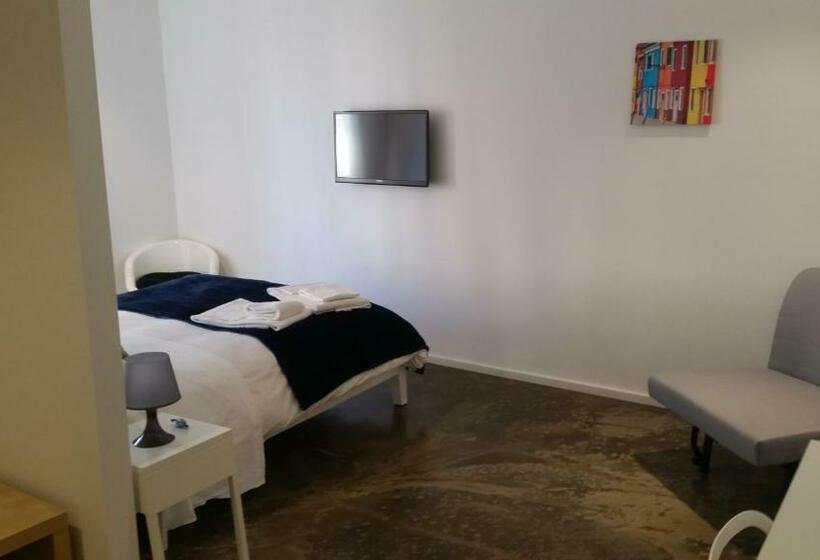 سوئیت با بالکن, Palermo Rooms