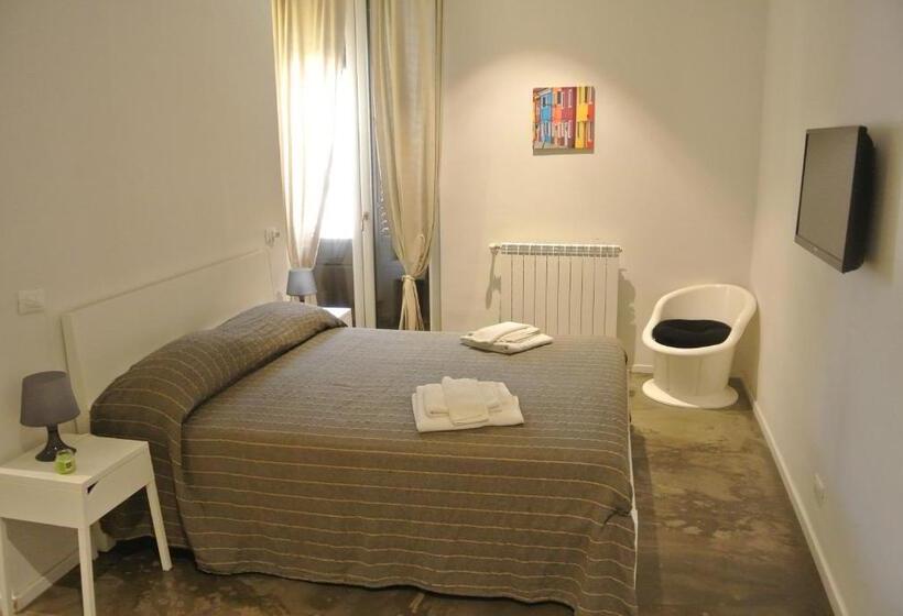 سوئیت با بالکن, Palermo Rooms