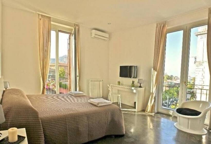 سوئیت با بالکن, Palermo Rooms