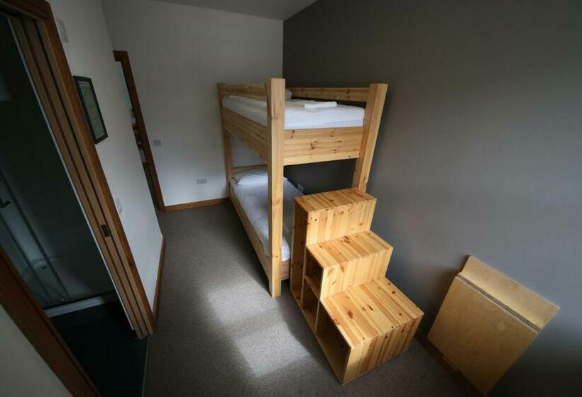 Camera Standard cu Paturi Suprapuse, Black Isle Bar & Rooms
