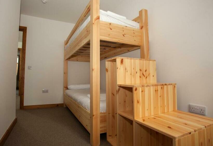 Camera Standard cu Paturi Suprapuse, Black Isle Bar & Rooms