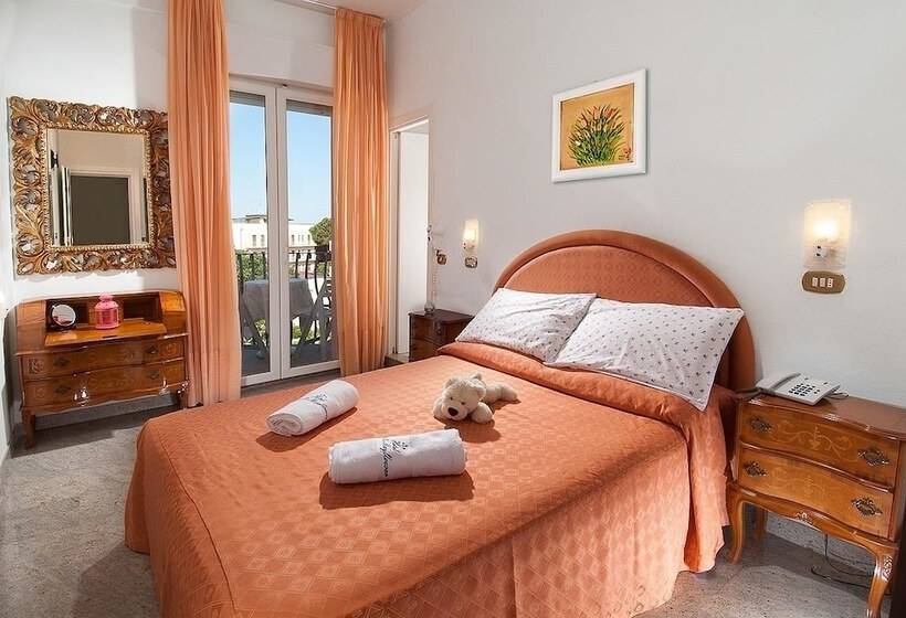 Quarto Estandar Vista Mar Lateral, Mayflower