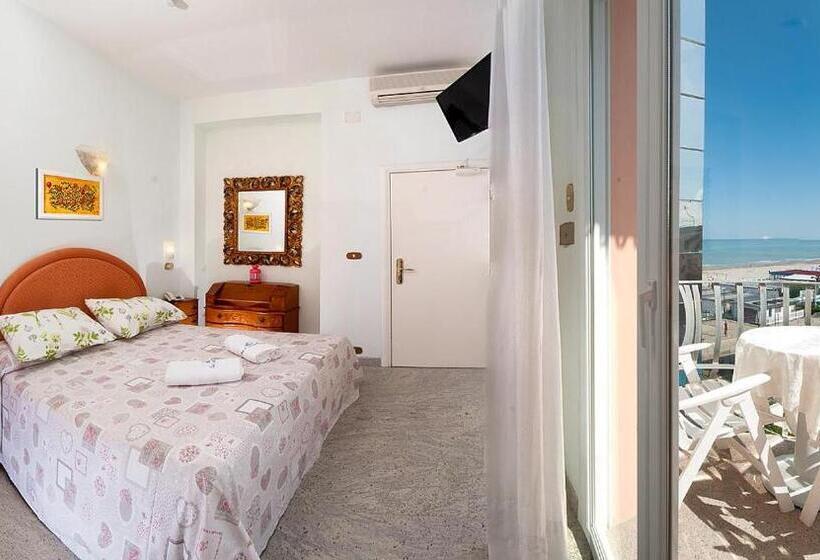 Quarto Estandar Vista Mar Lateral, Mayflower
