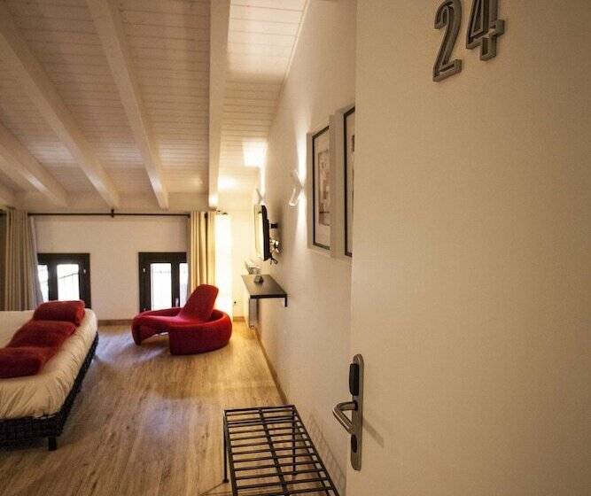 Habitación Superior, Pura Vida