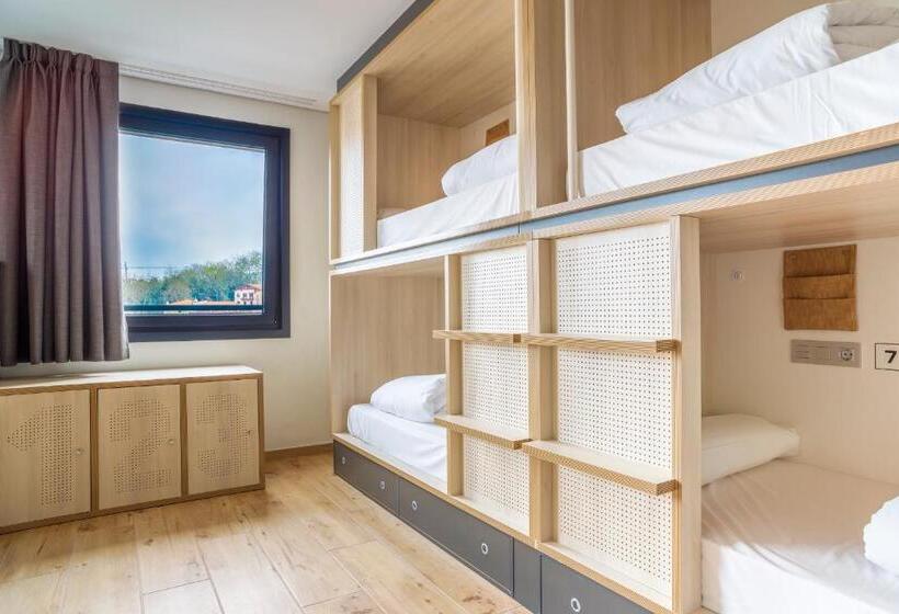 공동 객실, Koisi Hostel
