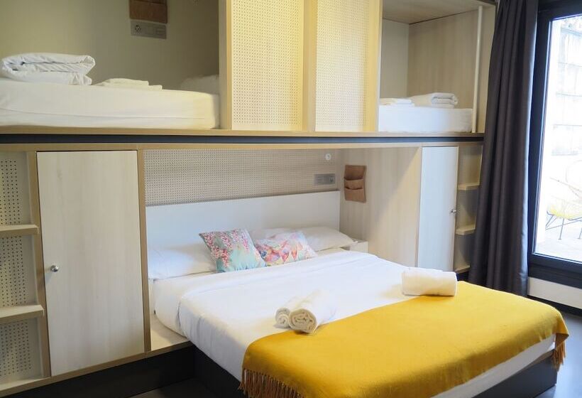디럭스 패밀리 룸, Koisi Hostel