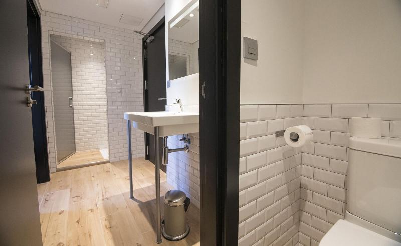 공동 객실, Koisi Hostel