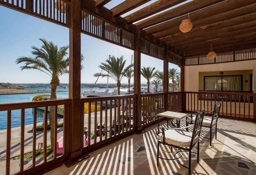 سوئیت جونیور با چشم‌انداز, Marina Resort Port Ghalib, A Member Of Radisson Individuals