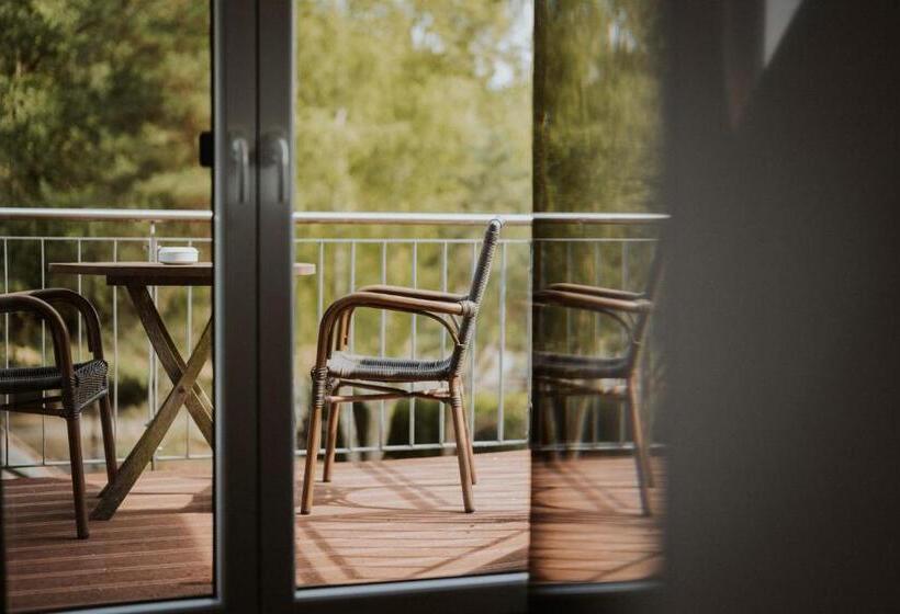 Suite with lake view, Restaurant Eifeler Seehütte