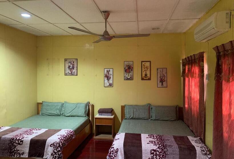اتاق استاندارد چهار تخته, Pondok Sri Salang