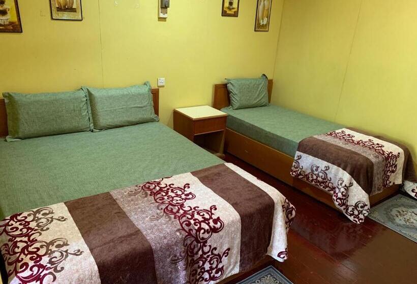 اتاق استاندارد سه نفره, Pondok Sri Salang