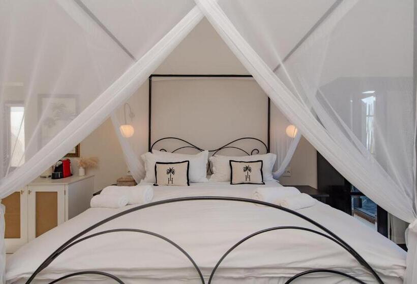 Люкс, The Ivory Haus