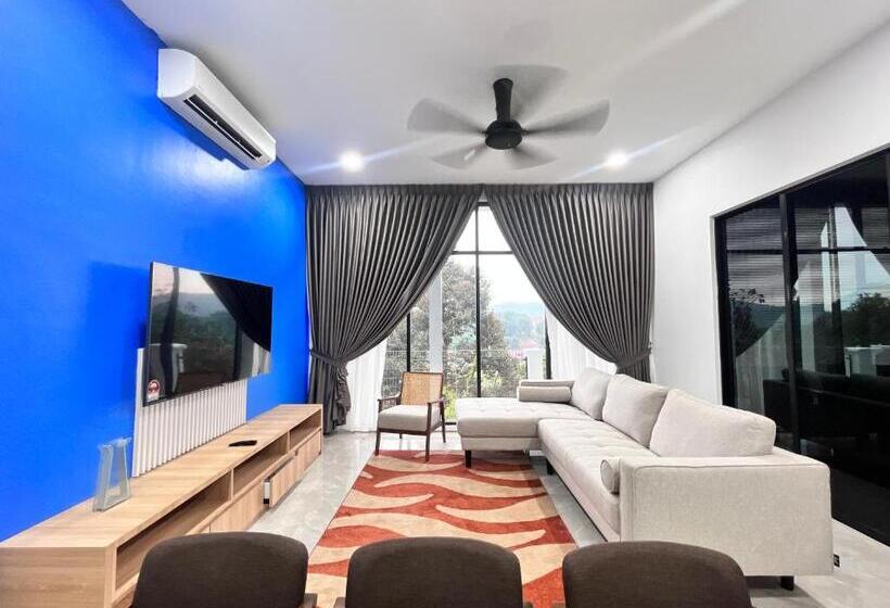 سوییت خانوادگی, Jenderam Hill Villa