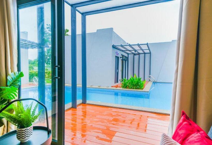 Студио Стандарт Вид на Бассейн, Hangouts Urban Eco Langkawi