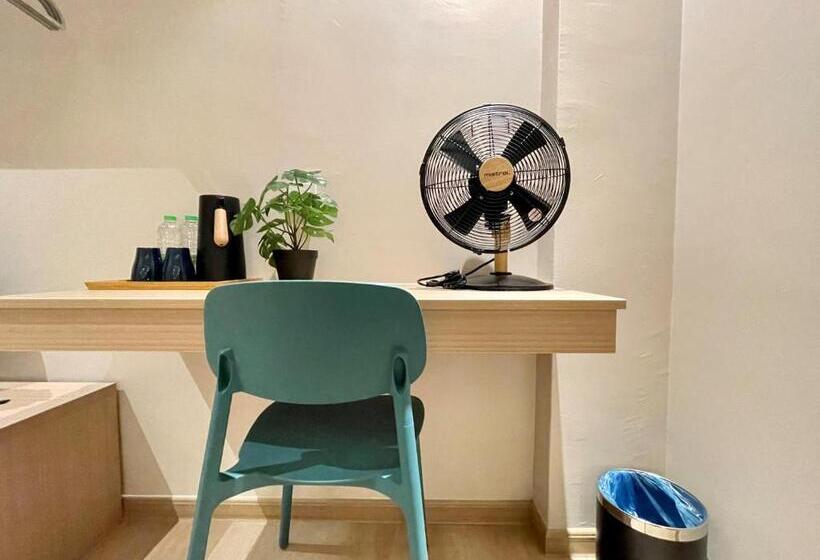 اتاق لوکس, Brynton At Centrum