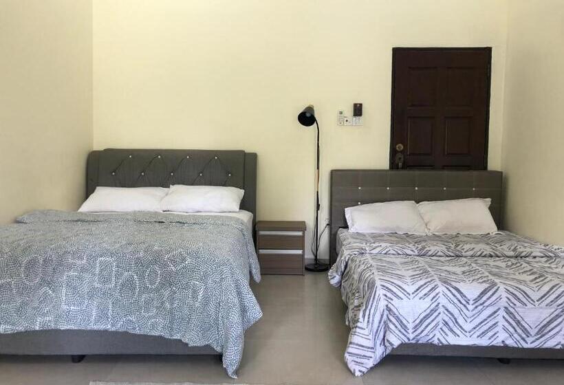 Номер Стандарт Вид на Сад, One Room Homestay 81b Muar