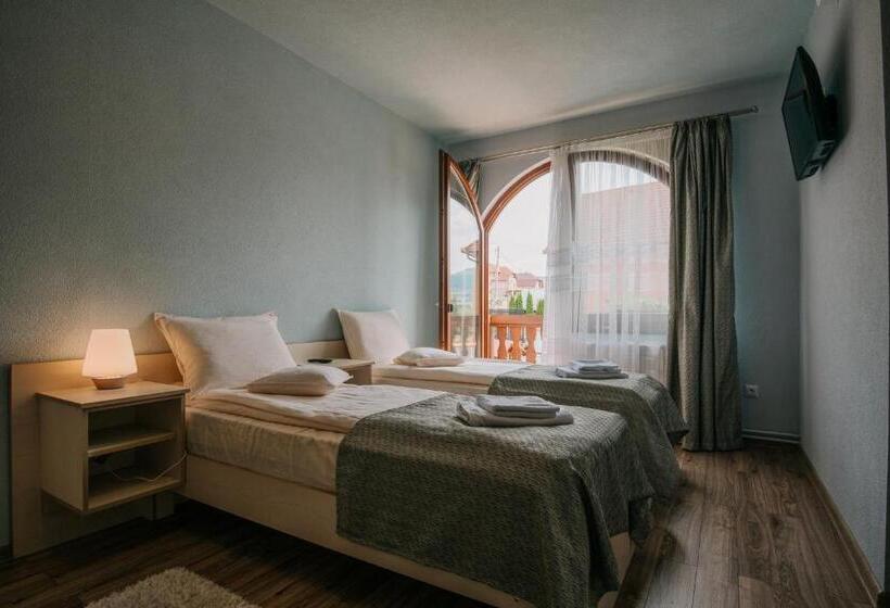آپارتمان 1 خوابه, Pensiunea Biz Panzió
