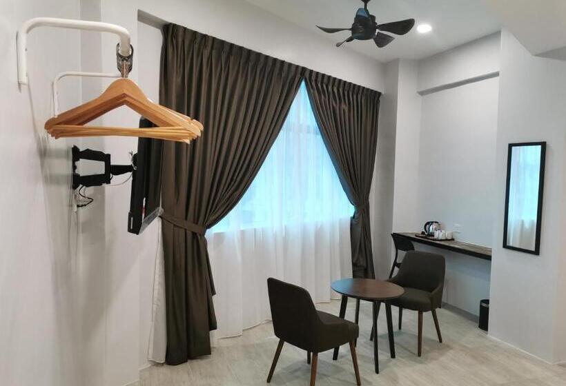 Номер Deluxe Кровать Кинг, L