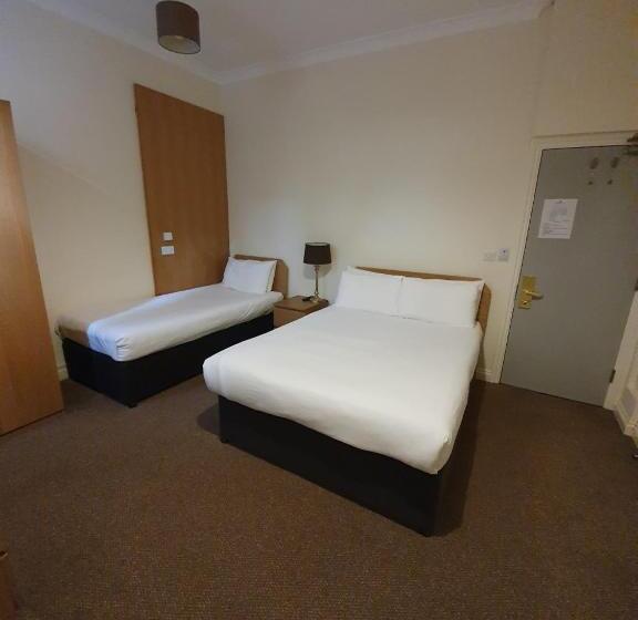 استودیوی استاندارد, Reading Budget Apartments