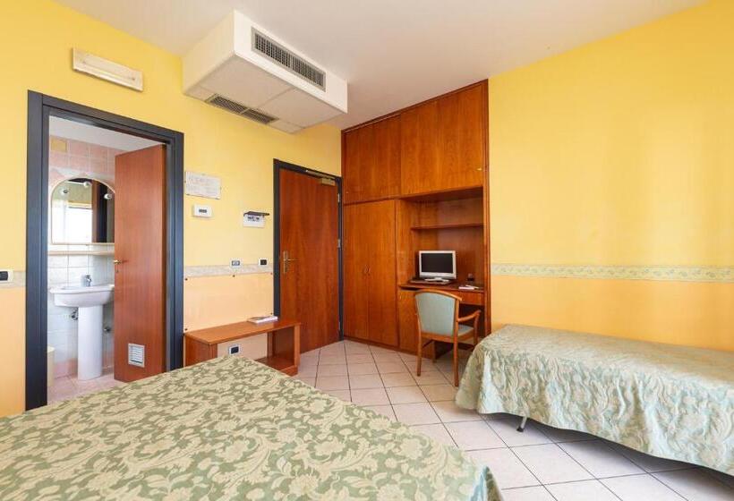 اتاق لوکس چهار تخته, Roma Sul Mare