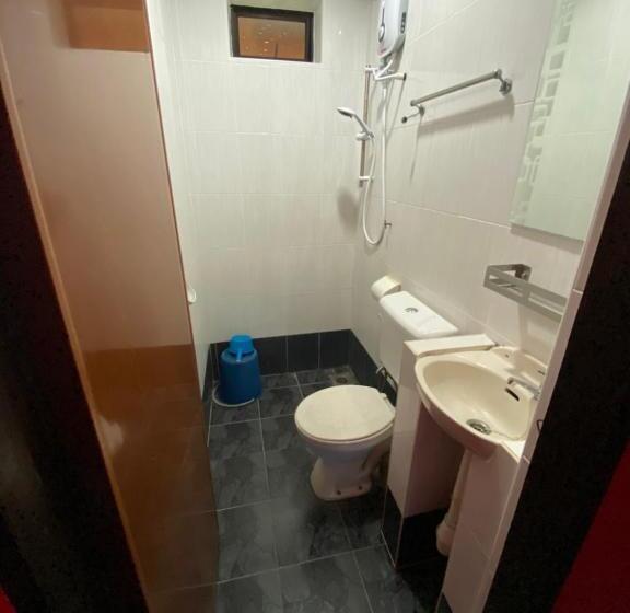 Семейный Номер, Nazri S Place 2