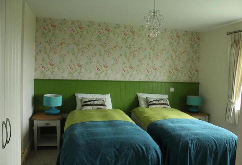 Номер Стандарт, Luachra Lodge