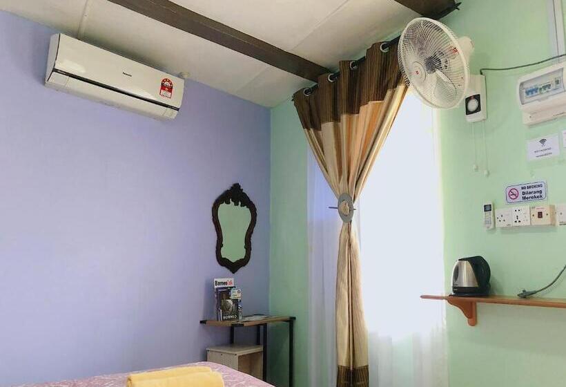 Номер Deluxe, Merdeka Guest House 2