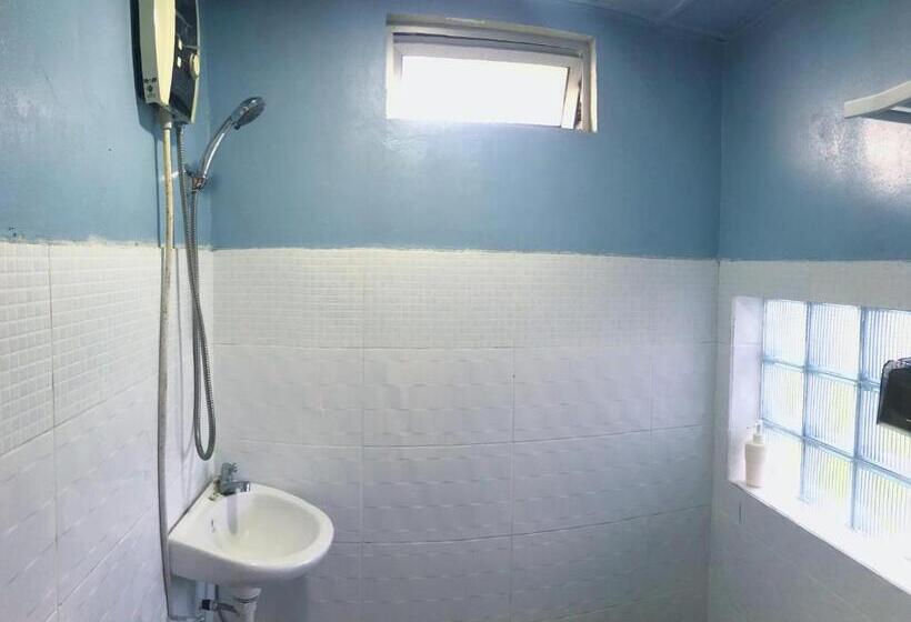 Номер Deluxe, Merdeka Guest House 2